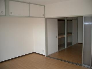 �L���s����Ȕ㒆3�̒��݃A�p�[�g�E�R�[�|