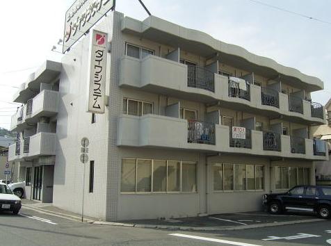 �L���s����ŉz���̒��݃}���V����