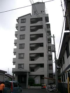 �L���s������擌��1���ڂ̒��݃}���V����