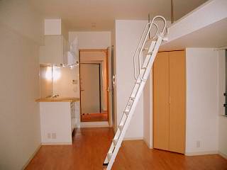 �L���s���������̒��݃}���V����