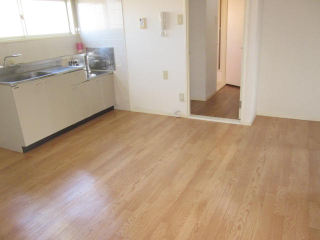 �L�������s�L�w�O2���ڂ̒��݃A�p�[�g�E�R�[�|