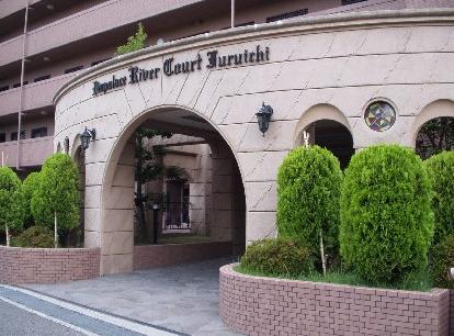 �L���s���������2���ڂ̒��݃}���V����