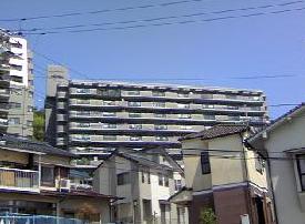 �L���s����R�����̒��݃}���V����