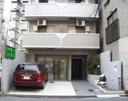 �L���s����S�C���̒��݃}���V����