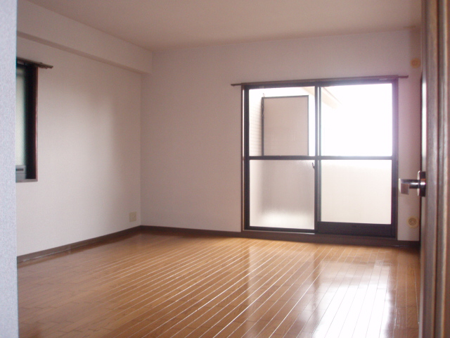 �L���s���摐�Ô~����̒��݃}���V����