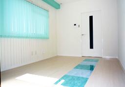 �L���s����M���{���̒��݃}���V����