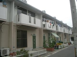 �L�������|�S�{�����{�̒�2���ڂ̒��݃��]�l�b�g