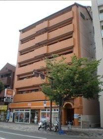 �L���s���i����1���ڂ̒��݃}���V����