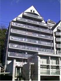 �L���s����R�����̒��݃}���V����