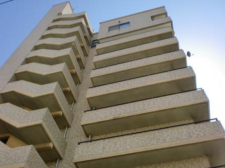 �L���s����M����3���ڂ̒��݃}���V����