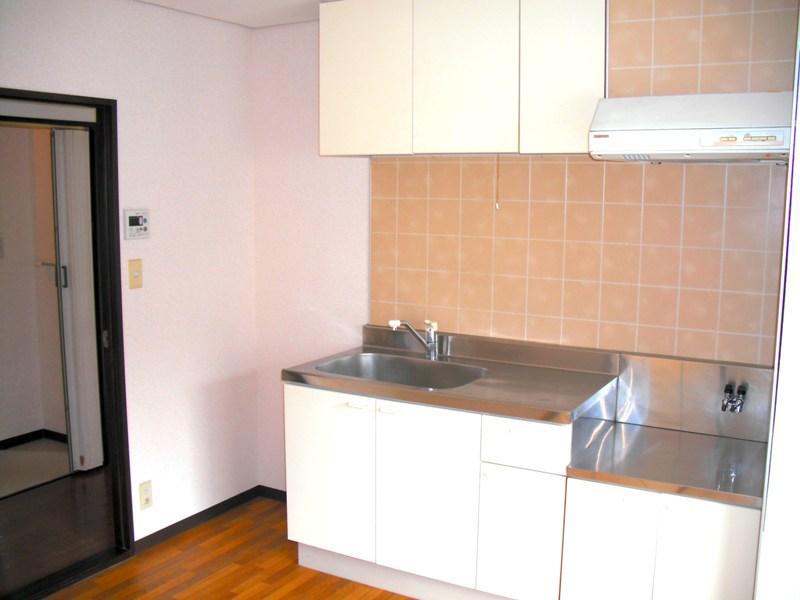 �L���s���拍�c�V��4���ڂ̒��݃A�p�[�g�E�R�[�|