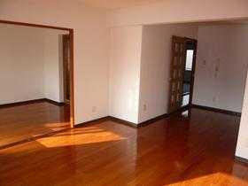 �L���s����ˍ�R��1���ڂ̒��݃}���V����