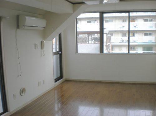 �L���s����M��������̒��݃}���V����