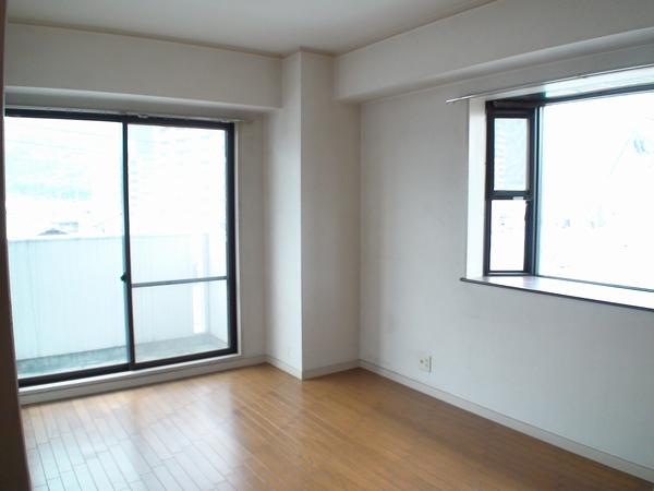 �L���s�������Έ�5���ڂ̒��݃}���V����