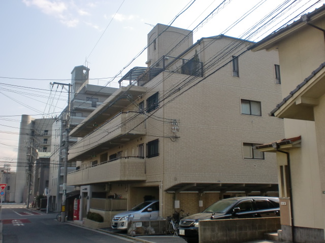 �L���s���i����1���ڂ̒��݃}���V����