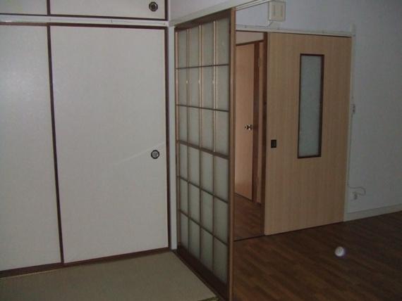 �L���s���F�i�C��2���ڂ̒��݃A�p�[�g�E�R�[�|