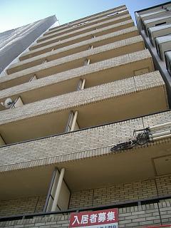 �L���s����M�������̒��݃}���V����