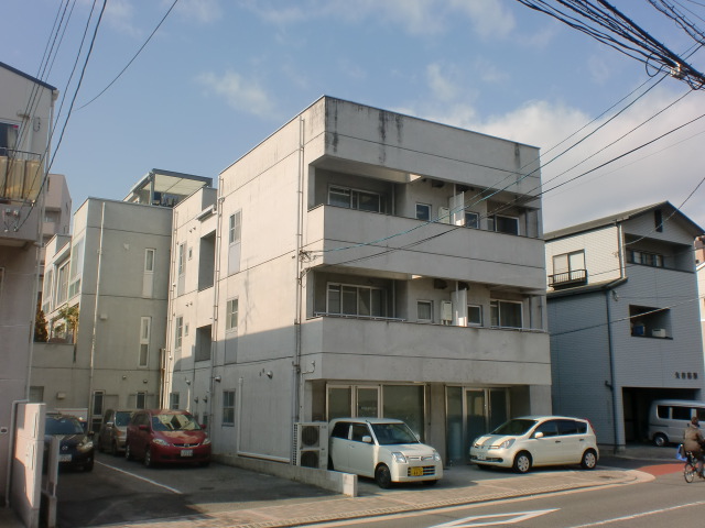 �L���s���i��3���ڂ̒��݃}���V����