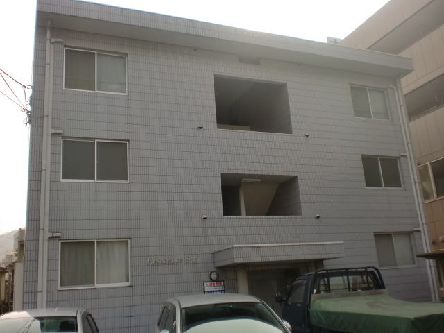 �L���s����ˍ�R��1���ڂ̒��݃}���V����