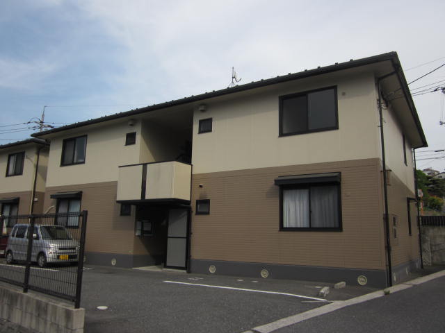 �L���s������摊�c4���ڂ̒��݃A�p�[�g�E�R�[�|