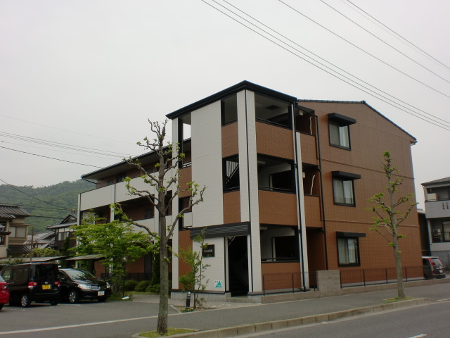 �L���s������擌��2���ڂ̒��݃A�p�[�g�E�R�[�|