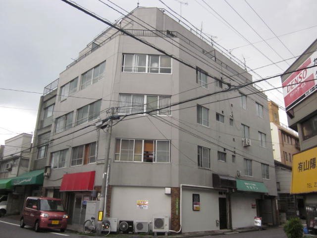 �L���s����M���K���̒��݃}���V����