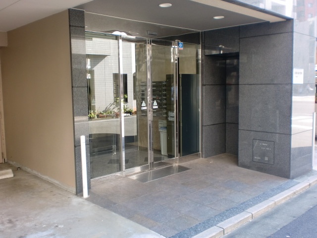 �L���s����͌����̒��݃}���V����