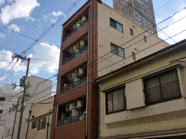 �L���s����M���{���̒��݃}���V����