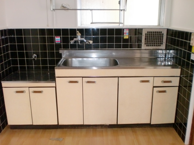 �L���s����s���̒��݃A�p�[�g�E�R�[�|