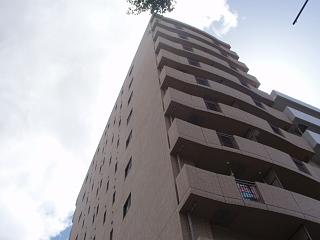 �L���s����S�C���̒��݃}���V����