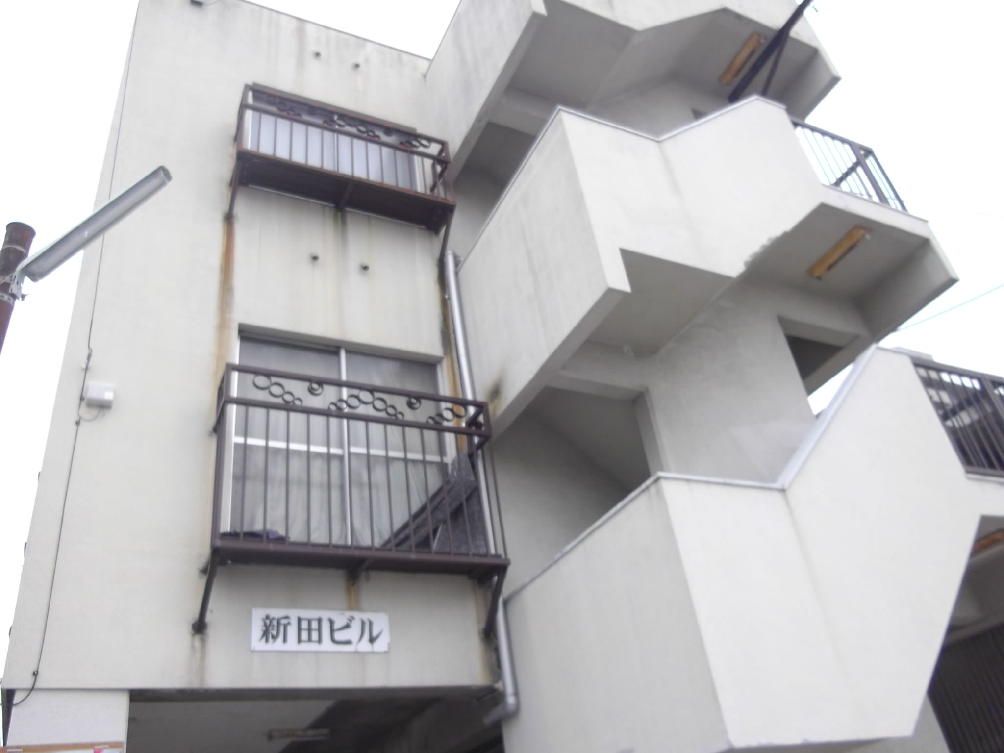 �L���s���F�i�C��1���ڂ̒��݃}���V����