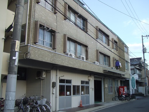 �L���s����O�꒬�̒��݃}���V����